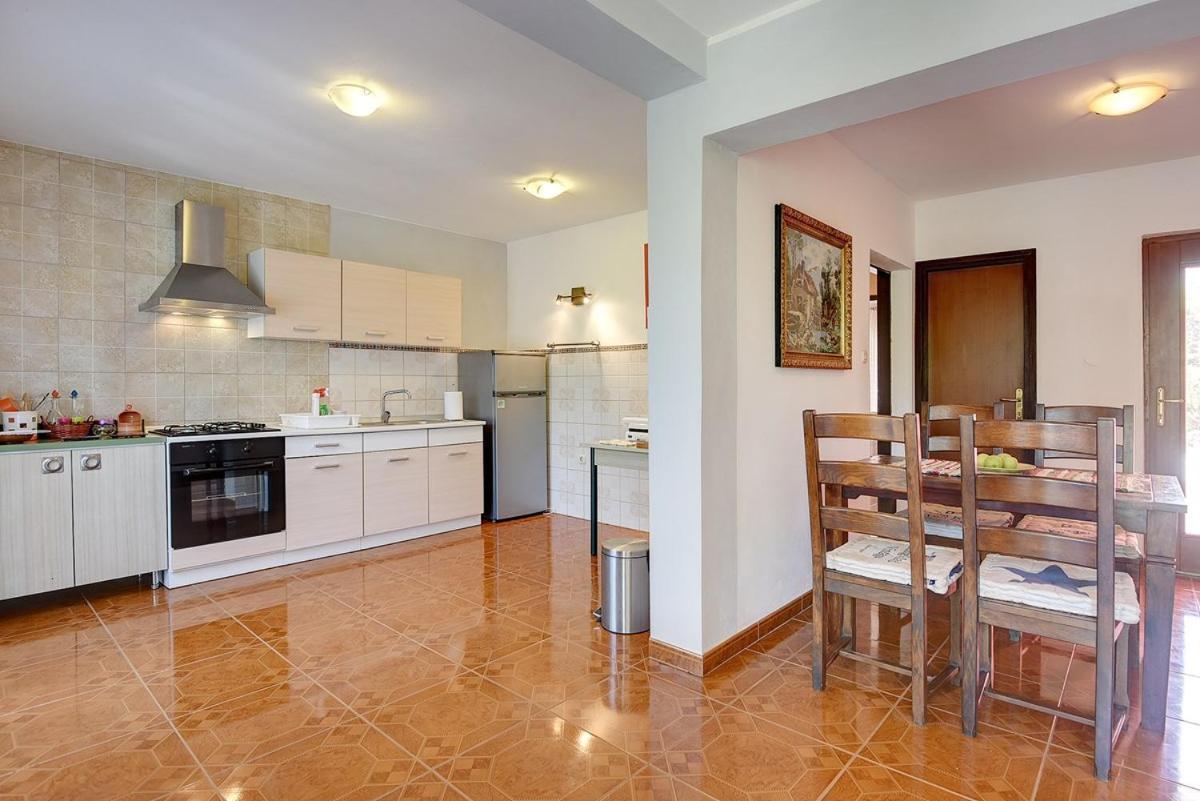 Apartment Milat Banjole Exterior photo